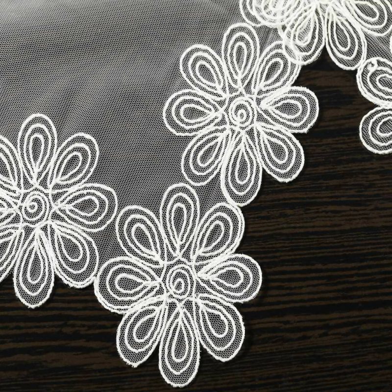 Daisy Runner and Napkin Set, Table Runner, Counter Runner, Doilies - 3PC - Image 3