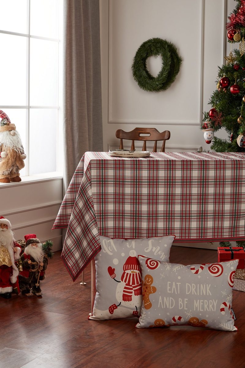 Plaid Holiday or Cookout Table Cloth, Rectangular, 55"x86" - Image 9